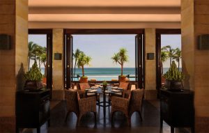 Sophisticated Seaside Dining