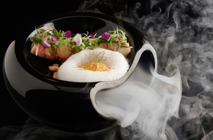 <strong>Sra Bua by Kiin Kiin at Siam Kempinski Hotel Bangkok Offers Thai-inspired Cuisine with a Twist</strong>