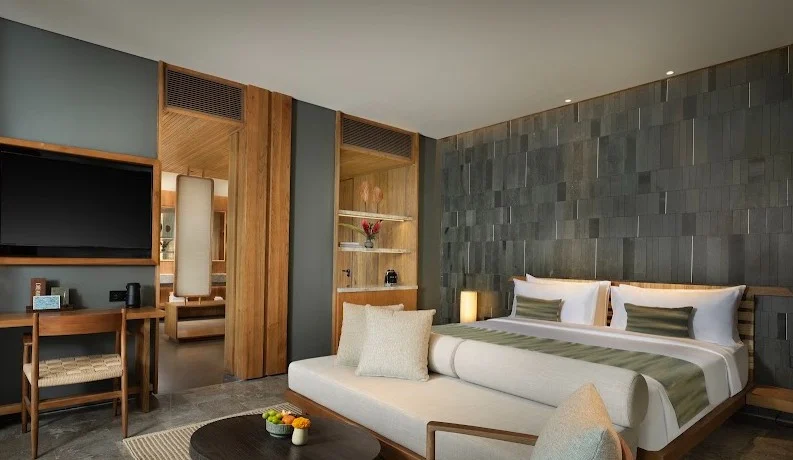 Suite King Bedroom